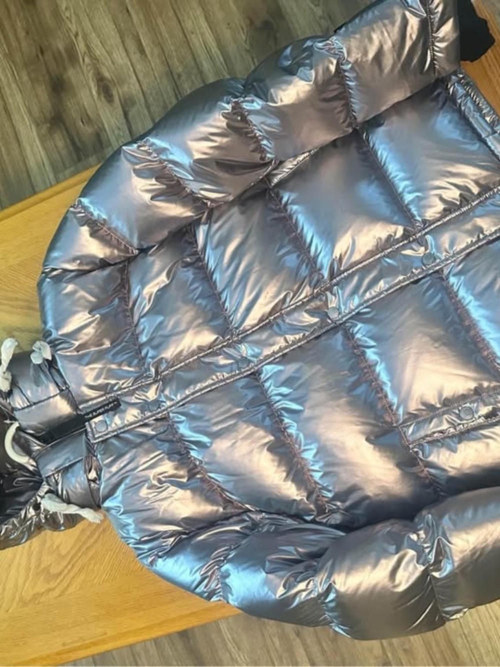 ARITZIA Super Puff Metallic Devotion Purplish Chrome Super Puff Mid Size L BNWOT